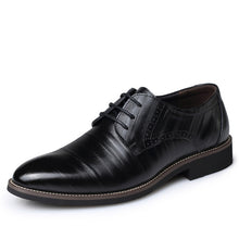 2018 New High Quality Genuine Leather Men Brogues Shoes Lace-Up Bullock Business Dress Men Oxfords Shoes Male Formal Shoes