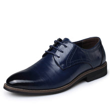 2018 New High Quality Genuine Leather Men Brogues Shoes Lace-Up Bullock Business Dress Men Oxfords Shoes Male Formal Shoes