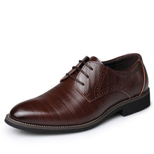 2018 New High Quality Genuine Leather Men Brogues Shoes Lace-Up Bullock Business Dress Men Oxfords Shoes Male Formal Shoes